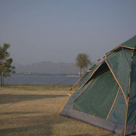 The Udaisarovar - Lakeside Paradise Udaipur Extérieur photo